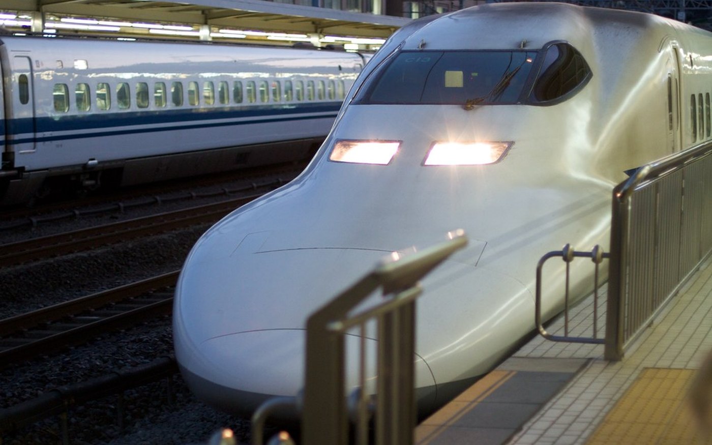 A shinkansen at a Tokyo station platform