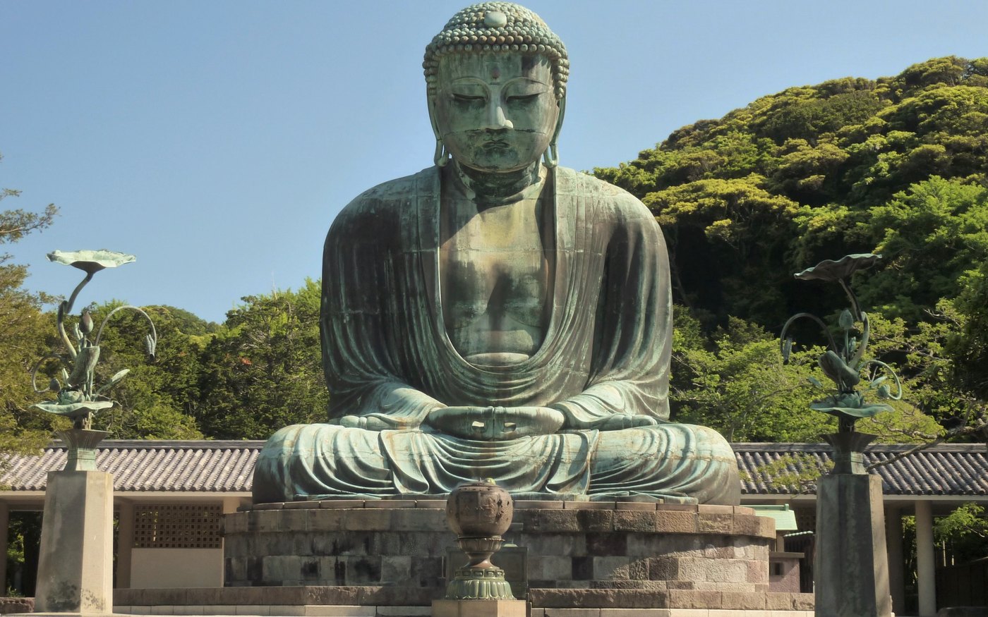 The Great Buddha of Kamakura at Kotoku-in, seated in bronze under an open sky